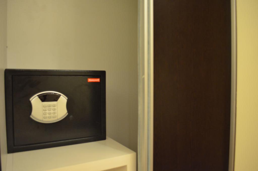 Eton Parkview Apartment Makati City Bagian luar foto